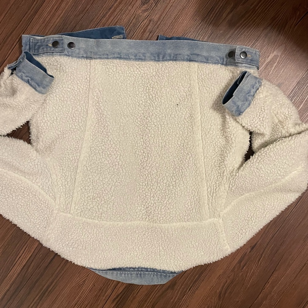 Sherpa/jean jacket with lining. - Picture 3 of 3